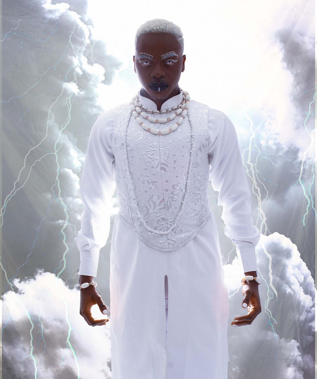"King of Thieves" Movie: Stunning Looks From The 'Epic and Dangerous' Premiere 9 Enioluwa Adeoluwa at the King of Thieves Movie Premiere