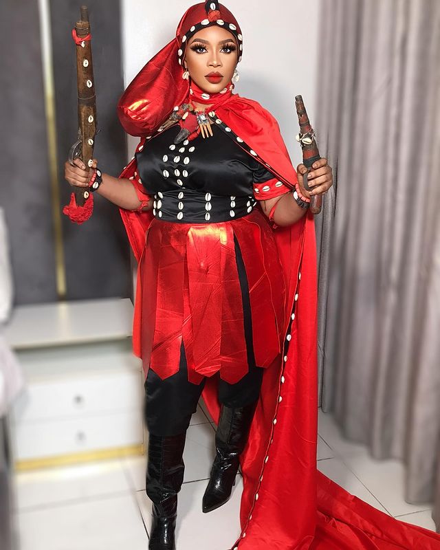"King of Thieves" Movie: Stunning Looks From The 'Epic and Dangerous' Premiere 7 Wumi Toriola at the King of Thieves Movie Premiere